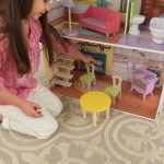 Casuta pentru papusi Poppy Dollhouse KidKraft din lemn de joaca pentru copii Casuta pentru papusi Poppy Dollhouse KidKraft din lemn de joaca pentru copii